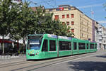 Be 6/8 Combino 322, auf der Linie 14, fährt zur Haltestelle Messeplatz.