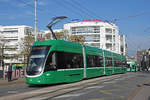 Be 4/6 Flexity 6007, auf der Linie 16, bedient die Haltestelle Markthalle.