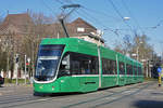 Be 6/8 Flexity 5042, auf der Linie 8, fährt zur Haltestelle beim Bahnhof SBB. Die Aufnahme stammt vom 14.02.2019.