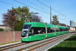 Be 6/8 Flexity 5017, auf der Linie 14, fährt am 17.10.2022 zur Haltestelle Kästeli.