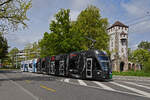 Be 6/8 Flexity 5011 mit der Werbung für Pferdeanlässe in Basel, auf der Linie 3, fährt am 26.04.2023 zur Haltestelle St.