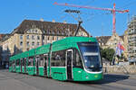 Be 6/8 Flexity 5034, auf der Linie 14, überquert am 09.09.2023 die Mittlere Rheinbrücke.