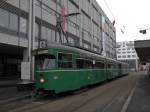 Am Vogel Gryff war Dwag 637 und 629 auf der Linie 6 im Einsatz. Hier an der Haltestelle Messeplatz. Die Aufnahme stammt vom 27.01.2010.