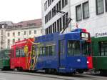 Bereits am Auffahrtstag gilt es Ernst fr das neue FCB Tram. Auf der Linie 14 bringt er die Fans zum Stadion. Die Aufnahme stammt vom 13.05.2010. 