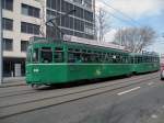 Be 4/4 464 und B 4 1475 auf der Linie 15 auf der Fahrt zur Haltestelle Heiliggeiskirche.