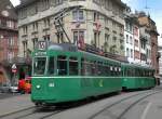 Be 4/4 mit der Betriebsnummer 465 und der B4S 1463 auf der Linie 16 fahren zur Haltestelle Marktplatz. Die Aufnahme stammt vom 21.06.2012.