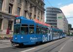 Picasso Vollwerbezug mit dem Be 4/6S 659 und dem B 1435 fahren zur Haltestelle am Aeschenplatz.