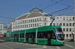 Be 6/8 Flexity 5001 auf der Linie 8 fährt zur Haltestelle Markthalle. Die Aufnahme stammt vom 17.03.2015.