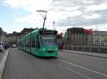 BVB Basel Be 6/8 Siemens Combino 322 am 25.07.15 in Basel Mittlere Brücke