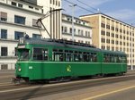 Noch fährt er im Linieneinsatz: Be 4/6 628 unterwegs auf der Linie 21 auf der Dreirosenbrücke, 24.03.2016