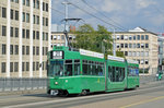 Be 4/6 S 672, auf der Linie 21 überquert die Dreirosenbrücke. Die Aufnahme stammt vom 19.09.2016.