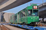 Am 17.und 18.01.2017 werden die ersten vier Be 4/6S der Serie 659 bis 686 auf einen Spezial Lastwagen verladen und ein kurzes Stück auf der Strasse zu einem Verladeplatz gefahren.