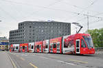 Be 6/8 Flexity 5014, mit der Sympany, auf der Linie 2, fährt zur Haltestelle Münchensteinerstrasse.