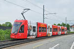 Be 6/8 Flexity 5014, mit der Sympany, auf der Linie 2, fährt zur Haltestelle Münchensteinerstrasse.