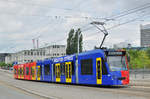 Be 6/8 Combino 306 FC Basel, auf der Linie 1, überquert die Dreirosenbrücke.