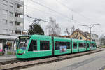 Be 6/8 Combino 305, auf der Linie 14, wartet an der Endstation in Pratteln.