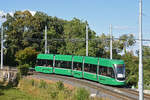 Be 4/6 Flexity 6014, auf der Linie 16, fährt zur Haltestelle Hechtliacker.