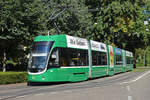 Be 6/8 Flexity 5011, auf der Linie 3, fährt zur Haltestelle am Aeschenplatz.