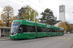 Be 6/8 Flexity 5013, auf der Linie 6, bedient die Haltestelle Kirche.