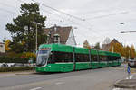 Be 6/8 Flexity 5005, auf der Linie 6, bedient die Haltestelle Kirche.