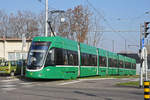 Be 6/8 Flexity 5030, auf der Linie 3, fährt von Frankreich her zur Haltestelle Burgfelderhof.