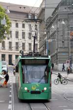 BASEL (Kanton Basel-Stadt), 01.10.2020, Tram-Linie 8 nach Weil am Rhein, Bahnhof/Zentrum in der Straße Steinenberg