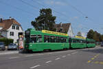 Doppeltraktion, mit dem Be 4/4 483, dem B4S 1456 und dem Be 4/4 484, auf der Linie 6, bedient die Haltestelle Kirche.