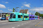 Be 6/8 Flexity 5009 mit der Yallo Werbung, auf der Linie 6, bedient die Haltestelle Kirche.