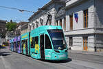 Be 6/8 Flexity 5009 mit der Yallo Werbung, fährt am 14.06.2023 den Steinenberg hoch zur Haltestelle Bankverein.