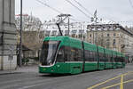 Be 6/8 Flexity 5021, auf der Linie 3, fährt am 08.01.2024 den Steinenberg hoch zur Haltestelle Bankverein.