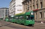 Doppeltraktion mit dem Be 4/4 499 an der Spitze auf der Linie 3 am Aeschenplatz.