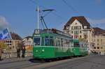 Be 4/4 460 zusammen mit dem B 1496 S auf der Linie 15 überqueren die Mittlere Rheinbrücke.