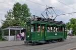 Be 2/2 215 auf einer Extrafahrt macht einen kleinen Halt auf dem Bruderholz.