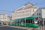 Be 6/8 Flexity 5014, auf der Linie 1 , fährt zur Haltestelle am Markthalle.