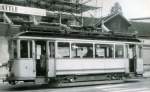 Die Strassenbahn Schwyz - Brunnen am SBB-Bahnhof Seewen: Wagen 3 wartet auf Abfahrt via Schwyz nach Brunnen, 6.August 1963. 