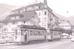 Die Strassenbahn Schwyz - Brunnen an der Endstation Brunnen: Die Wagen 4 und 3 am 6.August 1963.