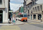 Genève / Genf TPG Ligne de tramway / Tramlinie 12 (ACMV / DUEWAG / BBC Be 4/6 830) Carouge, Rue Saint Victor am 8. Juli 1990. - Scan eines Farbnegativs. Film: Kodak Gold 200-2 5096. Kamera: Minolta XG-1.