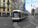 TPG - Tram Be 6/8  875 unterwegs in der Stadt Genf am 11.01.2014
