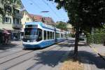 Zürich VBZ Tram 3 (Bombardier/Alstom Be 5/6 3008) Albisrieden, Püntstrasse am 11.