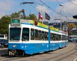 Be 4/6 Nr. 2012  Wiedikon  erreicht am 27. September 2017 als (Tram-)Linie 11 nach Auzelg die Haltestelle ZH Bürkliplatz. 