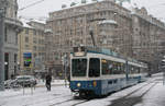 Be 4/6 2044 beim Bellevue am 31.01.2010.