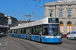 Be 6/8 Flexity 4040, auf der Linie 11, fährt am 12.04.2024 zur Haltestelle beim Bahnhof Zürich.