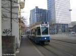 Nr. 2093+2424 am 29.12.08 urz vor dem Bahnhof Wiedikon auf der Linie 9. Im Zuge des Cobra Einsatzes musste die Linie 9 einige ihrer Cobras an die Linie 10 abgeben, bis gengend VBG Cobras dort im Einsatz sind. Bis dahin verehren wieder vermehrt Pony's auf dem 9er.