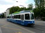 VBZ - Tram Be 4/6 2064 unterwegs auf der Linie 8 in der Stadt Zrich am 10.06.2011