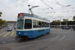 Diese Tram 2000  2075  fährt am 14.10.2015 auf der Linie 2 zum Farbhof. Aufgenommen in Zürich, Bürkliplatz.