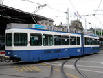 VBZ - Trambeiwagen B 2311 unterwegs vor dem SBB Bahnhof in Zürich am 28.05.2016