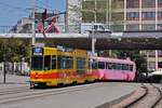 Be 4/8 255 zusammen mit dem B4 1322 mit der Werbung für die Basellandschaftliche Kantonalbank, auf der Linie 17, fährt am 16.06.2012 zur Haltestelle ZOO Basel.