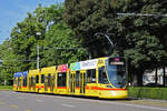 Be 6/10 Tango 169, auf der Linie 11, fährt am 17.06.2022 zur Haltestelle am Aeschenplatz.