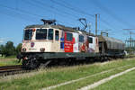 Re 420 160-4 mit nur einem Güterwagen bei Deitingen am 30. Juni 2020 auf der Fahrt nach Lausanne.
Foto: Walter Ruetsch 