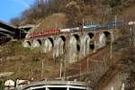 Eine  Re 10/10  auf dem Pianotondo Viadukt; 10.12.2013